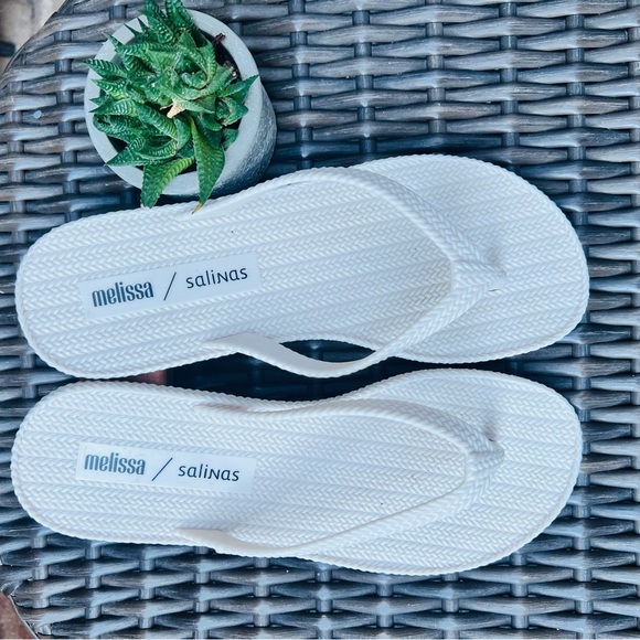 Melissa/Salinas White Flip Flops - Picture 5 of 7